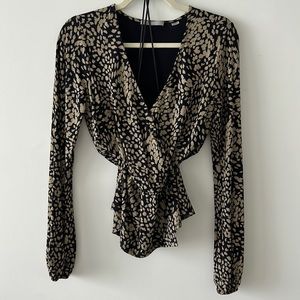 Tart long sleeve, black and gray printed top